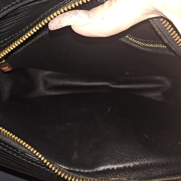 Louis Vuitton Black Epi Jeune Fille Crossbody - Picture 12 of 15